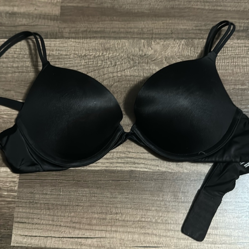 Victorias secret very sexy push-up bra size 34B black